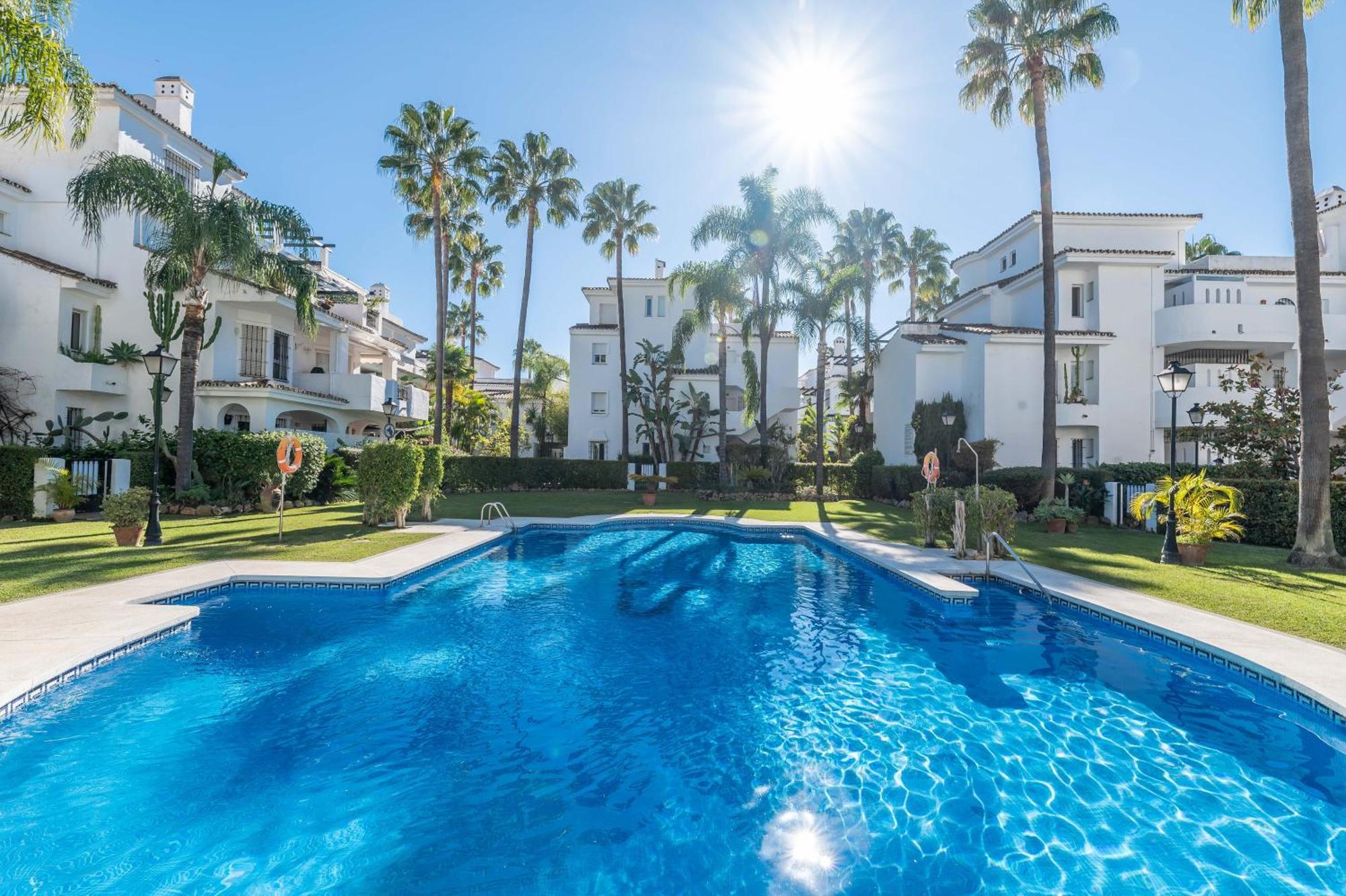 Cozy Pearl In Puerto Banus *