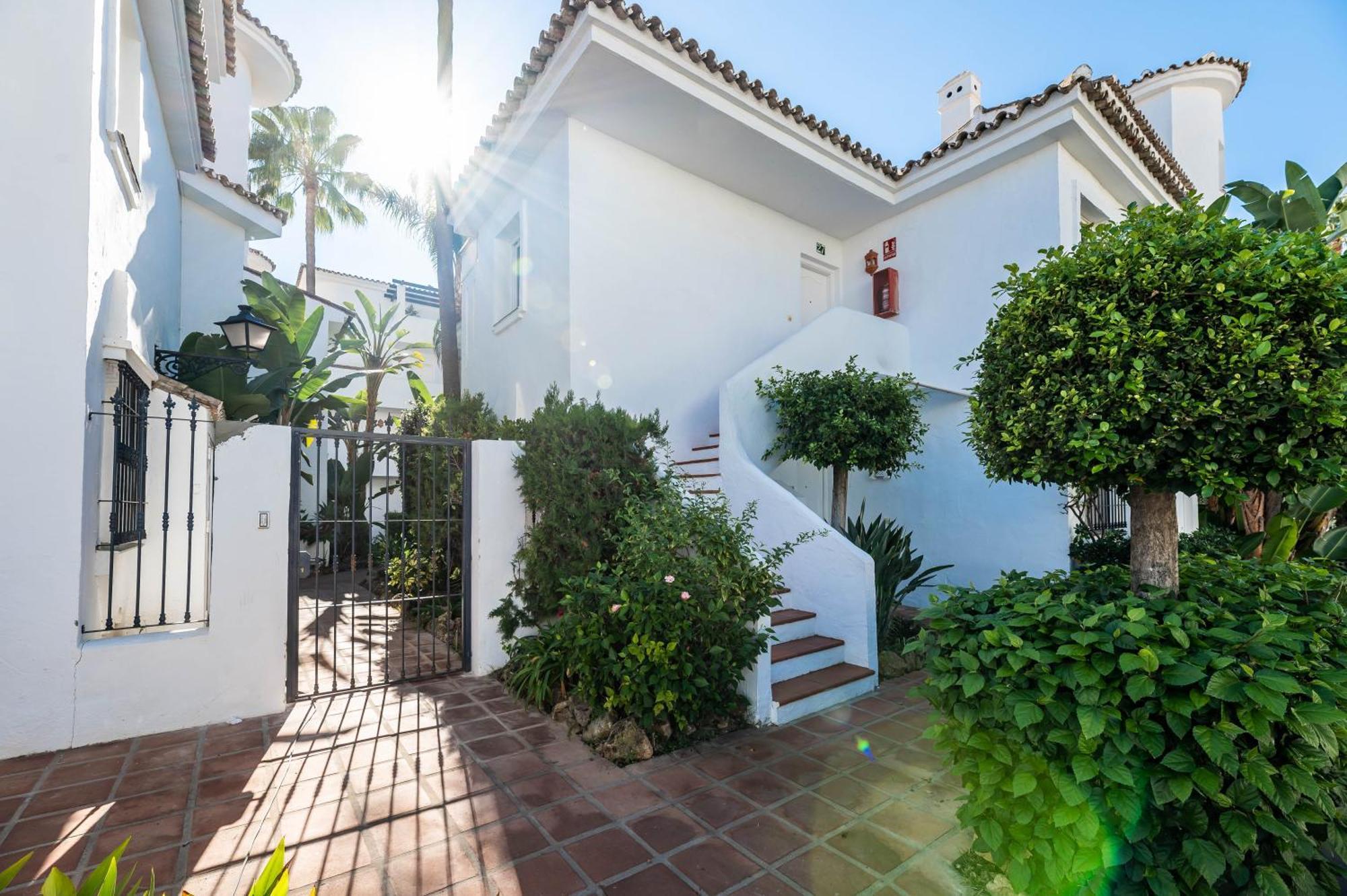 Cozy Pearl In Puerto Banus